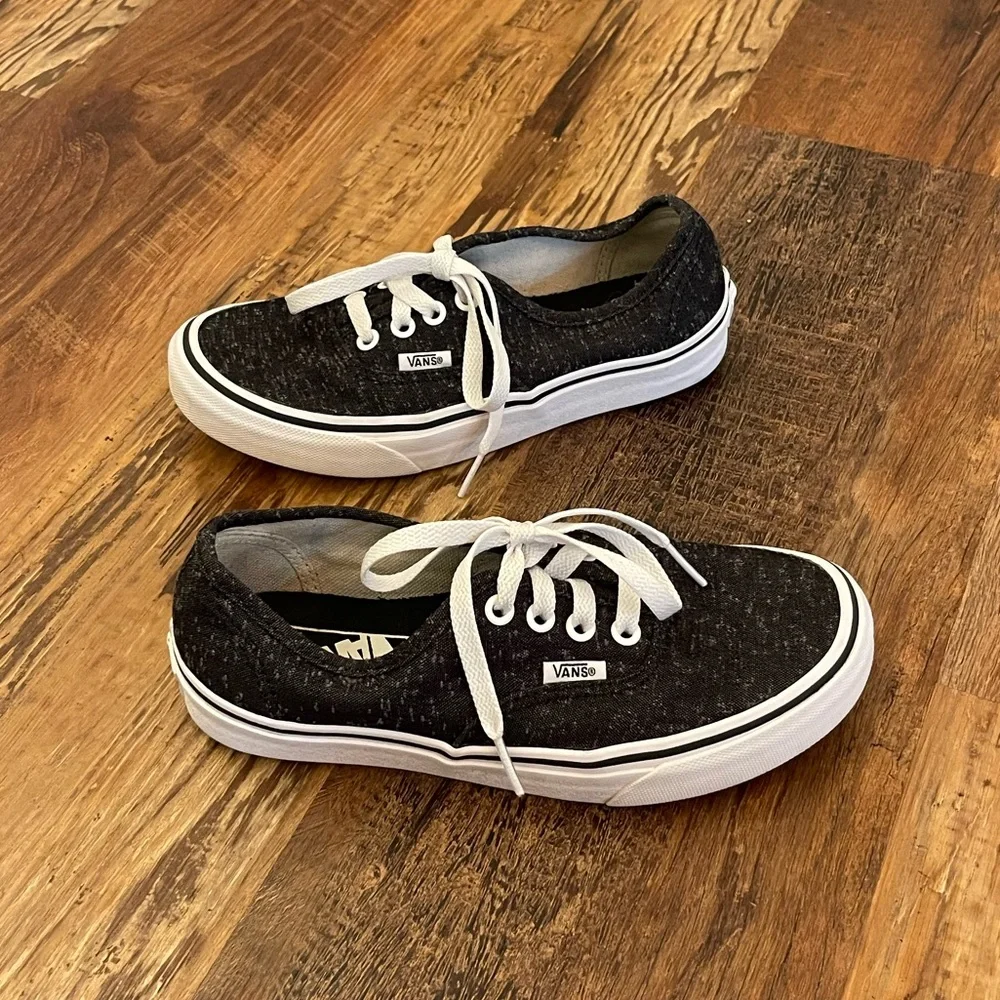 Vans | Authentic Classic Low Top Sneakers